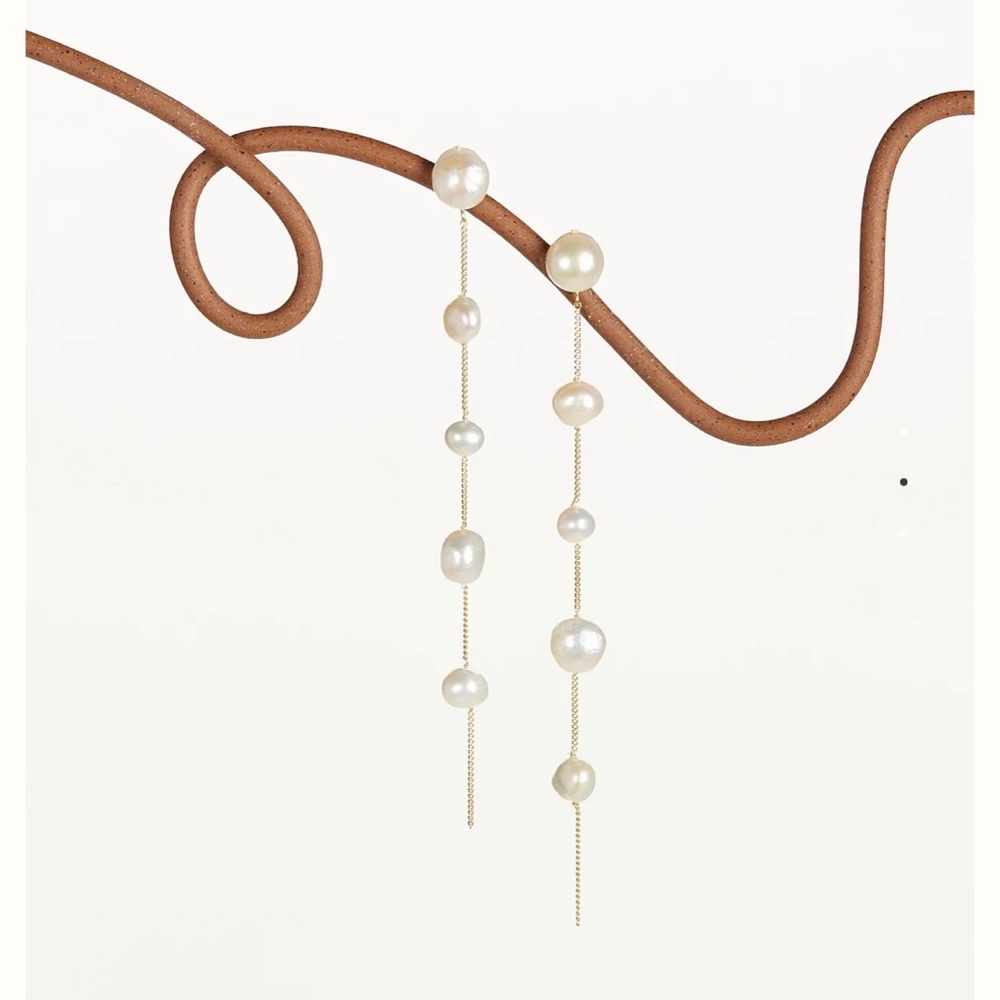 Cult Gaia Atum Earrings in Pearl